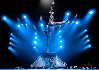 organisation-spectacle-cirque-acrobates-equilibre-4